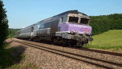 Croisement des trains 1745 & 1944 à Colombier (70)